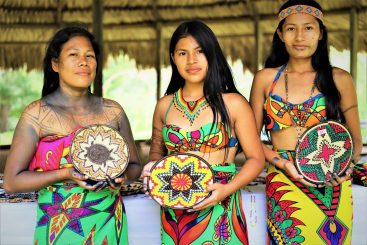 Aprendiendo sobre el arte tradicional de la tribu Embera